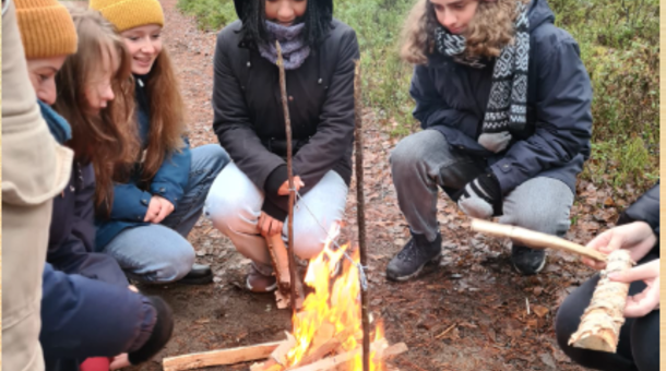 Apprendre à faire du feu en Finlande
