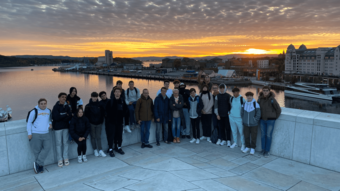 Photo des lycéens et de leurs professeurs à Oslo